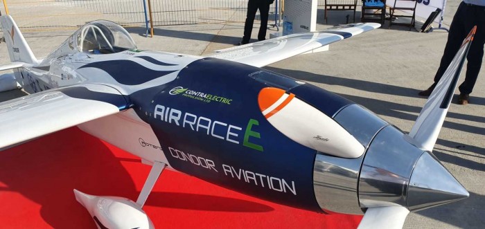 Air Race E在迪拜航展上展示首架电动竞赛飞机