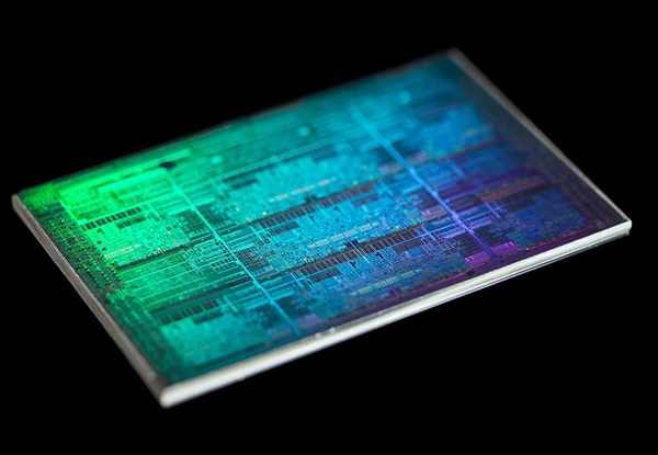 Intel低调推出四款Atom C3000处理器新品：260元起