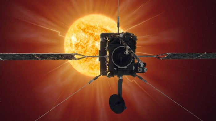 太阳轨道飞行器首次飞掠太阳 将捕捉更高分辨率的图像