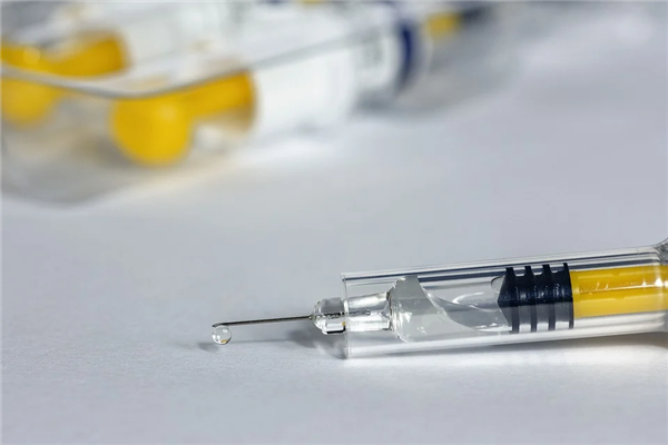 国药集团新冠疫苗预计年底上市：两针疫苗保护率达100% 不到一千块