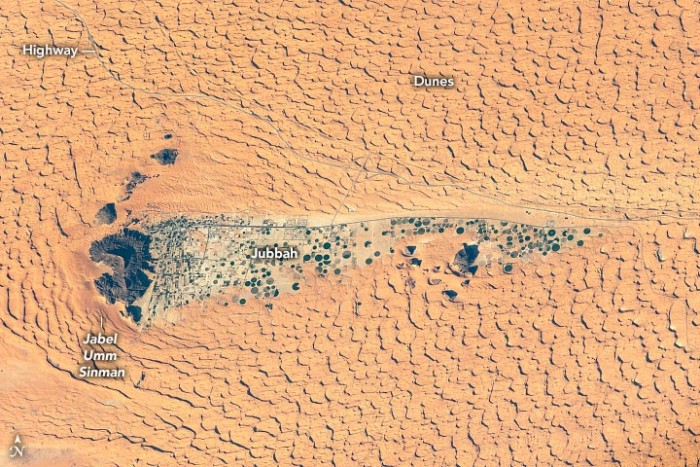 宇航员拍摄到久巴现代绿洲：昔日存在于沙丘之中的湖泊
