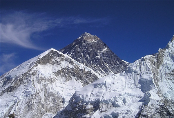 今年珠峰登山季采取最严格防疫：峰顶、南坡均设置隔离线