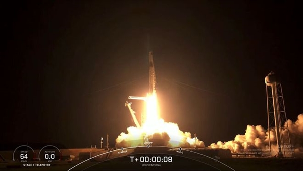 SpaceX首次送四名“平民”入太空：飞得比空间站还高、将绕地球3天