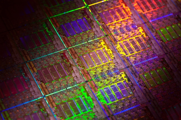 曝AMD将是三星3nm首批客户：Zen5或首发、工艺性能提升30%