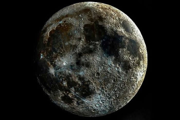 摄影师把上千张月亮照片合成一张“七龙珠”：网友：可以召唤神龙了