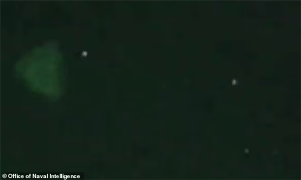 美国罕见公布UFO影像：大开眼界！真是外星人吗？