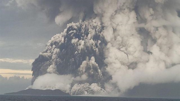 海水冷却岩浆 为什么汤加火山在海下爆发 却波及半个地球？