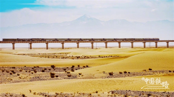 世界首个沙漠铁路环线！和田至若羌铁路6月16日开通运营