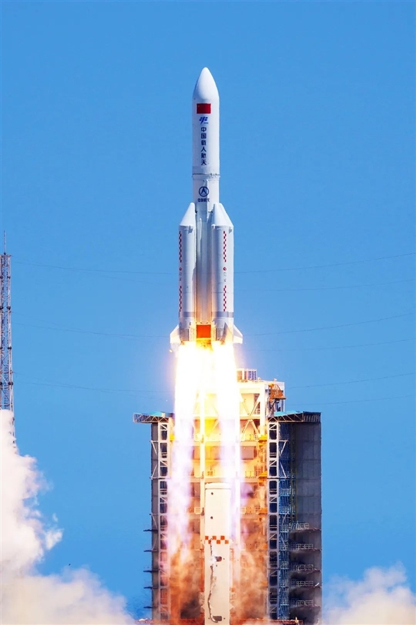 中国长征系列火箭创下新纪录：2030年左右载人登月！
