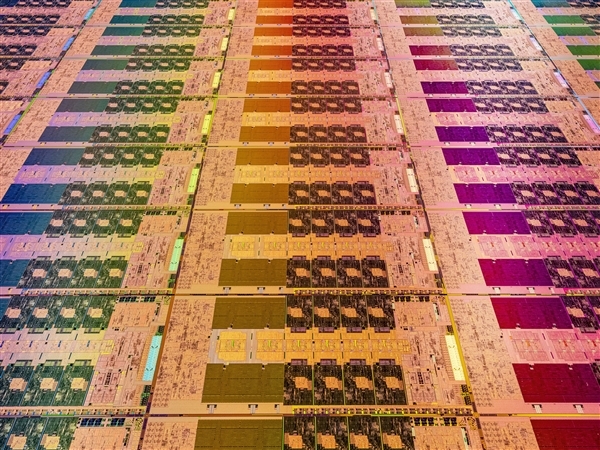 Intel 13代酷睿竟有34核心！终于又要发烧了？