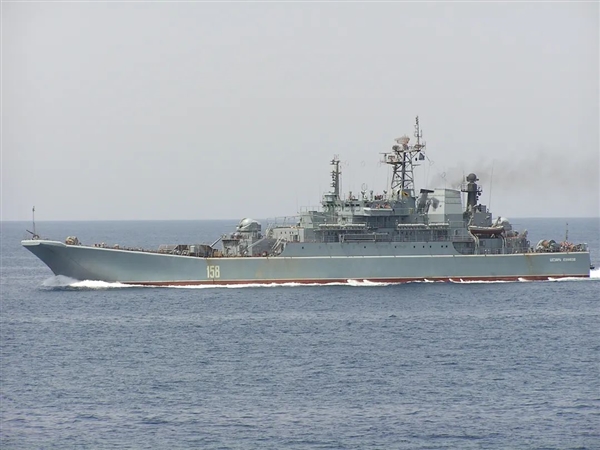 乌克兰用“星链”击沉两艘俄罗斯军舰！现代战争彻底变了