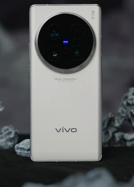 vivo X100 Ultra真机上手：硕大环形相机，2亿像素