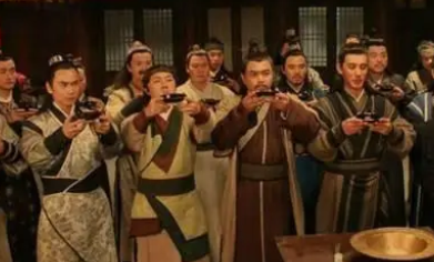 古人为何那么迷恋摔杯子，而不选择其他器具作为行动暗号？（不要告诉别人）