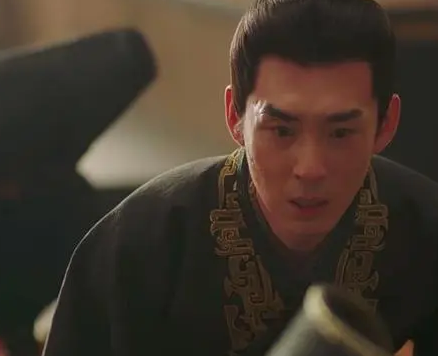 曹丕既然讨厌曹叡这个儿子 曹丕为何还要传位给他（奔走相告）