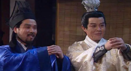 周瑜与鲁肃的政见不相同，为何周瑜推荐鲁肃接替自己？（硬核推荐）