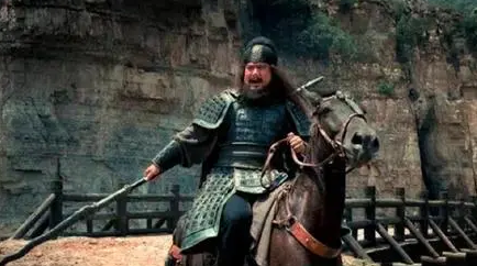 蜀汉大将张飞为什么会死于副将张达﹑范强二人之手？（太疯狂了）