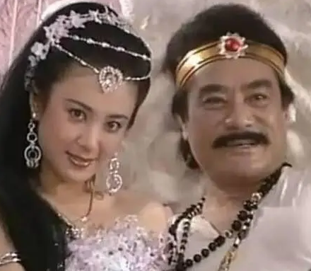 秦始皇灭六国统一天下后 周天子的待遇又是什么样的（学到了）