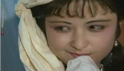 尤二姐除了美色之外，身上的哪个特征更吸引贾琏？（燃爆了）