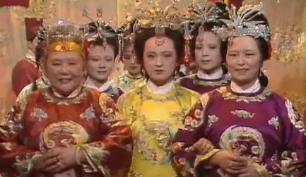 在贾元春的一生中，占了哪一个最有面子的日子？（奔走相告）