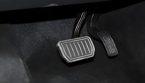 盘点新能源汽车十大反人类设计：车主直呼太坑了