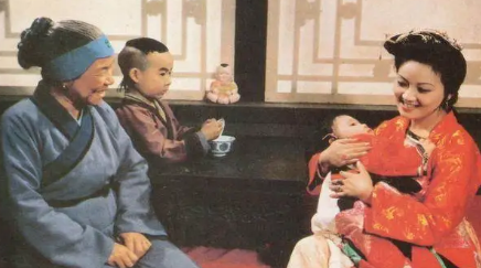 游园之后，为何刘姥姥一年到头最期待的是贴年画？（原创）