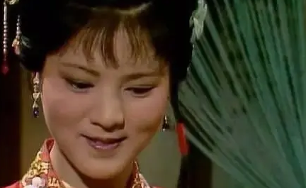 花袭人隆重的回家"省亲"之旅，为何出自王熙凤之手？（原创）