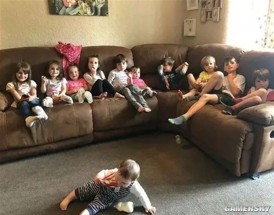 英国夫妇30年生了22个小孩引围观：创下"全英人口最多家庭"记录