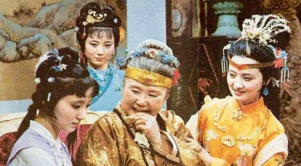 王熙凤活得俗不可耐，为何却是大家心生羡慕的榜样？（不要告诉别人）