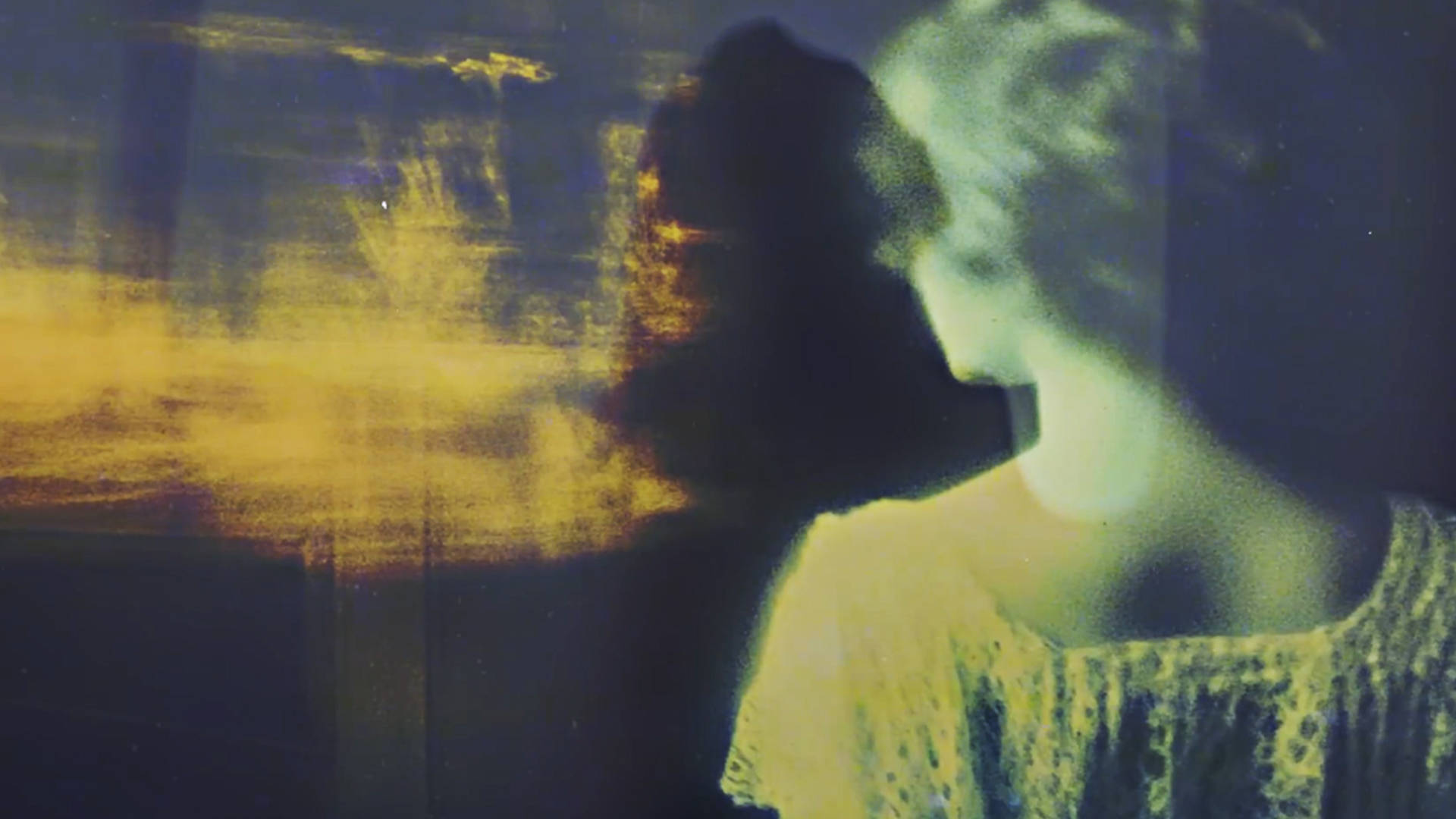 芝加哥公墓旁的神秘女子 ‘复活的玛丽’与城市传说的交织 