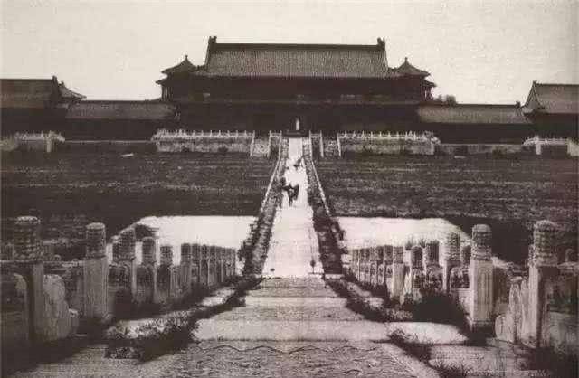 故宫“龙椅诅咒”：外国人坐上龙椅不久，回国后没有原因离奇死亡