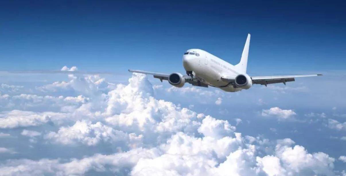 飞机穿梭时空隧道，35年后落在另一机场？科学家研究后：我无奈了