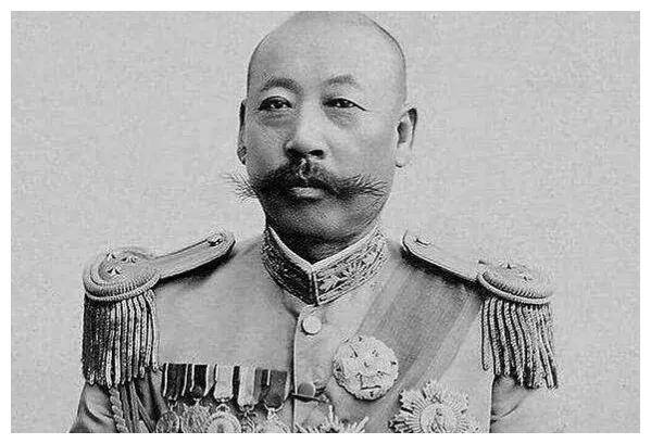 民国名媛离奇失踪，警察通过一只猫找到线索，真相竟与丈夫有关