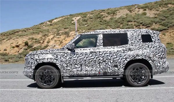 全新三菱帕杰罗变身方盒子:不仔细看还以为是长城新车