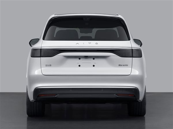 标配宁德时代100度大电池 问界M8 EV申报：理想i8强敌来了