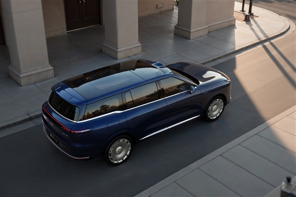 国产9字辈大SUV+1!上汽智己LS9官图发布:凯雷德即视感