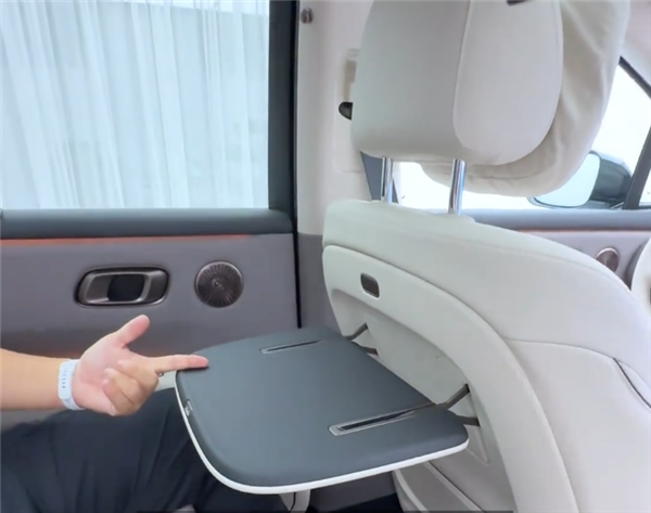 理想第一台纯电SUV登场！一文看完理想i8内饰亮点