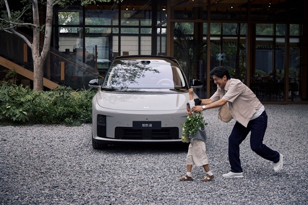 理想第一台纯电SUV登场！一文看完理想i8内饰亮点