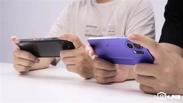 不到2000元带风扇还防水的手机 会让你上分更快吗