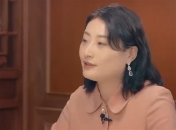 网友质疑宗馥莉读的野鸡大学 校方:商科王牌 法学全美第一