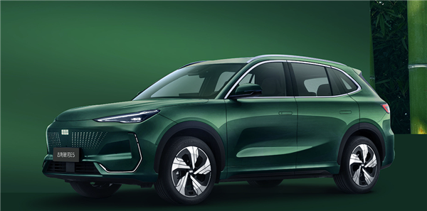 10.98万起 新款吉利银河E5上市：最长续航猛涨至610km