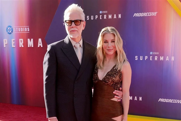 《浴血黑帮》编剧执笔007新片