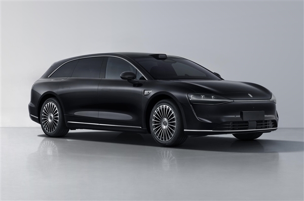 余承东亲当车模 享界S9T绿野仙踪实车曝光:带顶箱确实帅