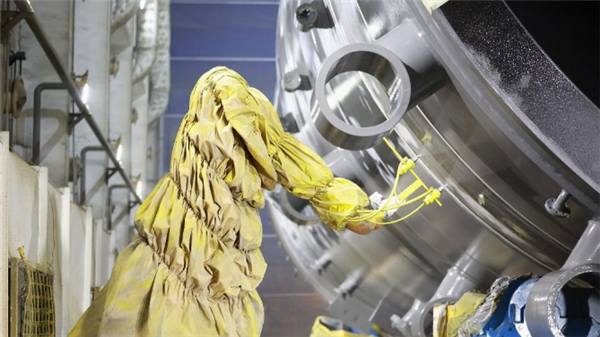效率最高提升8倍!我国首条海洋油气装备智能化涂装产线投用