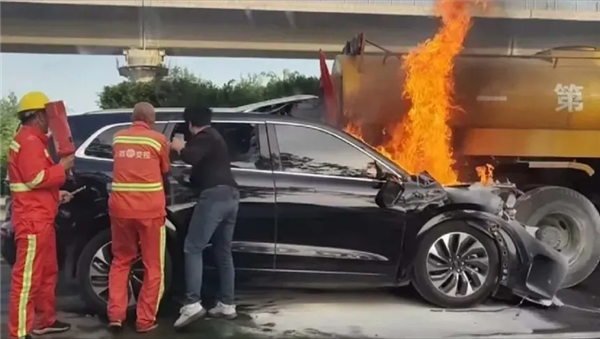 好啊!隐藏式门把手可能要完蛋啦