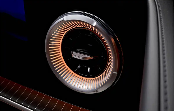 奔驰史上最大中控屏！全新GLC EV内饰官图发布：满眼全是屏