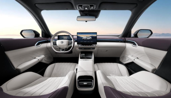 限时7.29万起带电动尾翼！第四代逸动上市 长安高管：未来至少35%用户继续选择燃油车