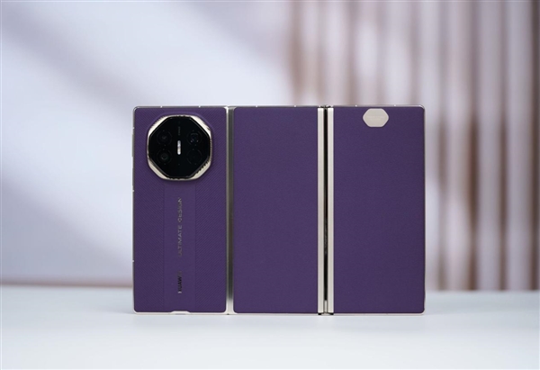 全球第2款三折叠!华为Mate XTs非凡大师图赏