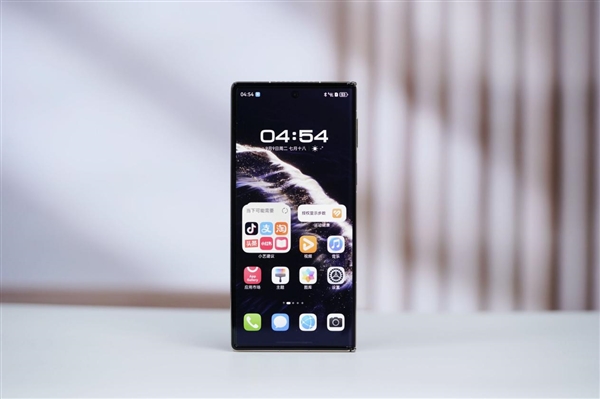 全球第2款三折叠!华为Mate XTs非凡大师图赏