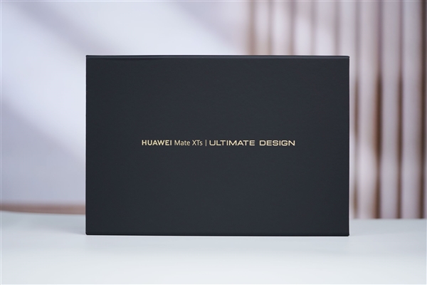 全球第2款三折叠!华为Mate XTs非凡大师图赏