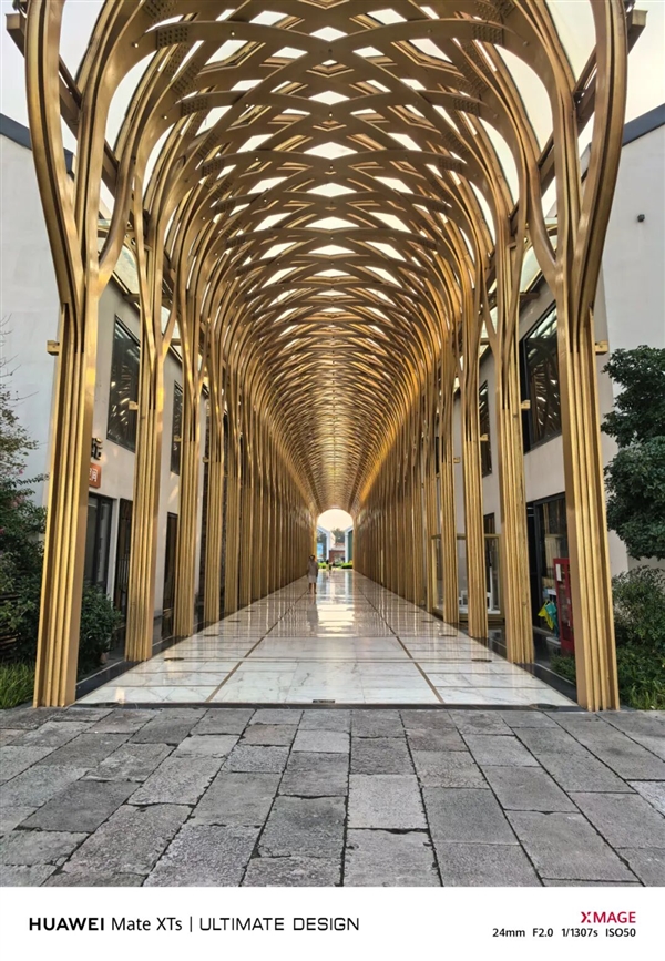 别人挤牙膏可能被骂 但三折叠情有可原